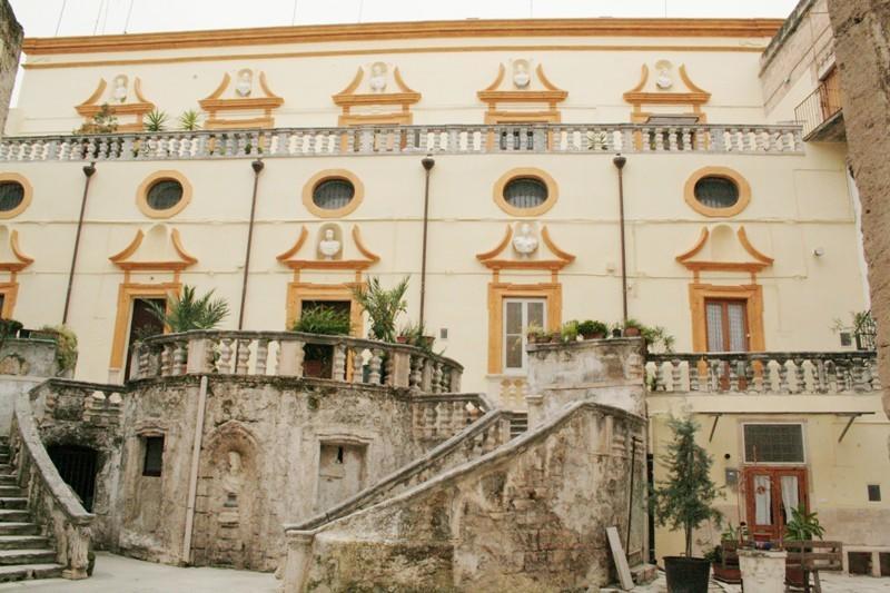 Palazzo Lupicini Affittacamere Bisceglie Exterior foto